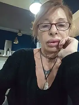 Snapshot of FrozenWaffle chatting on June 2026 06:31:01 PM FrozenWaffle online show from June 2026 06:31:01 PM