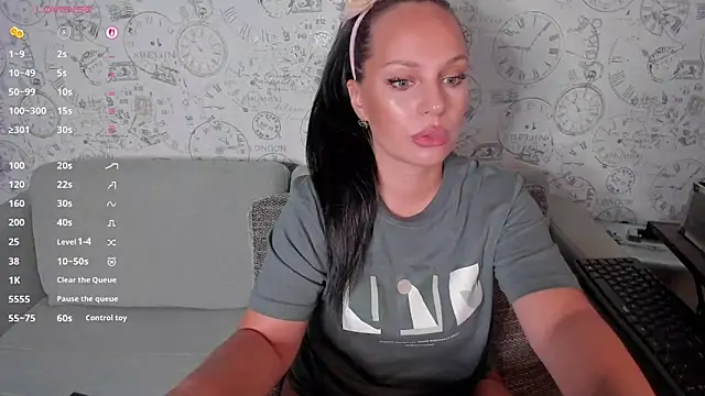 LondonBadGirl online show from September 2025 08:43:01 PM