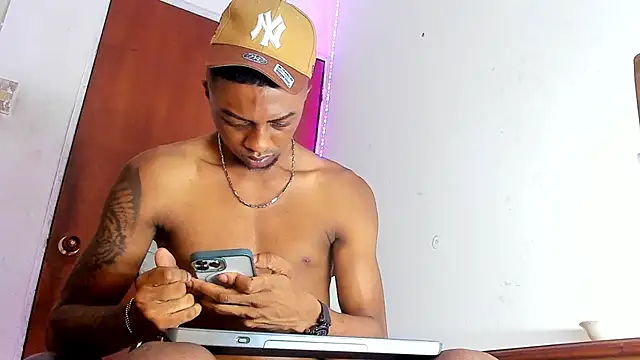 YeremiBrowm online show from January 2025 12:04:01 AM