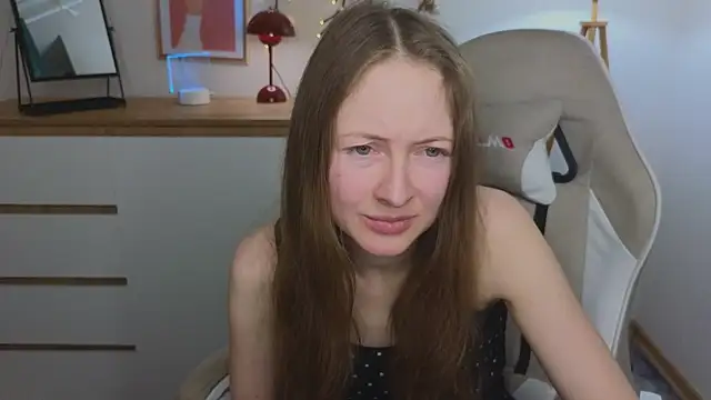 Snapshot of freya_nilsson chatting on December 2024 07:08:02 PM freya nilsson online show from December 2024 07:08:02 PM