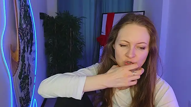 Snapshot of freya_nilsson chatting on February 2025 12:30:02 PM freya nilsson online show from February 2025 12:30:02 PM