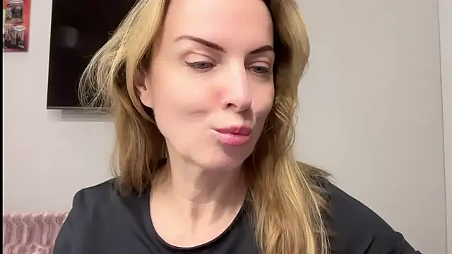 RachellAmazing online show from February 2025 09:17:01 PM