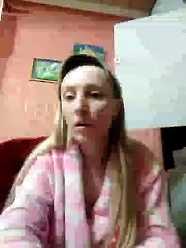 Snapshot of Biddy_Alana chatting on December 2024 04:20:01 AM Biddy Alana online show from December 2024 04:20:01 AM