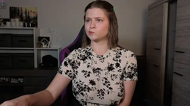 Snapshot of TinniAngel chatting on September 2025 05:24:02 PM TinniAngel online show from September 2025 05:24:02 PM