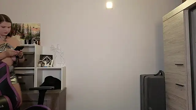 Snapshot of TinniAngel chatting on October 2025 05:08:01 PM TinniAngel online show from October 2025 05:08:01 PM