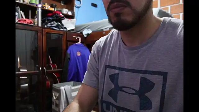 HefestoCam online show from April 2026 05:43:02 AM