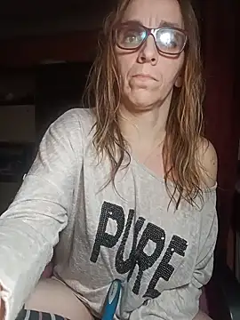 Dettybitch40 online show from December 2025 07:21:01 PM