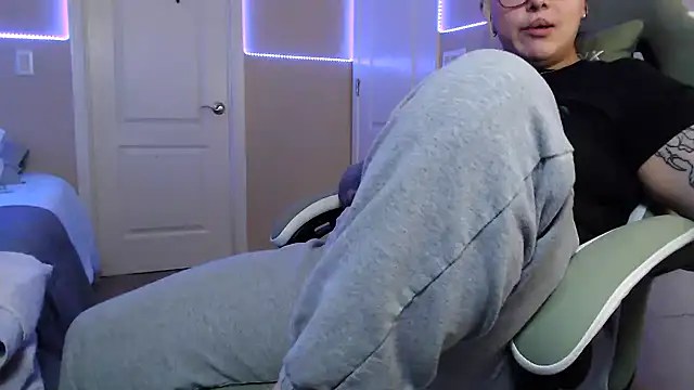 nativepumpkin95 online show from January 2025 03:51:01 AM