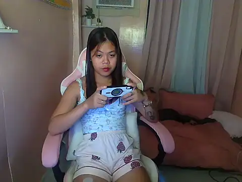 Snapshot of young_salsalita chatting on May 2026 11:47:01 AM young salsalita online show from May 2026 11:47:01 AM