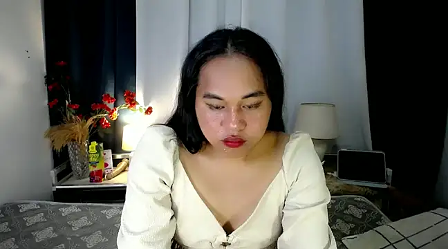 Snapshot of bettina_love chatting on December 2024 02:17:01 PM bettina love online show from December 2024 02:17:01 PM