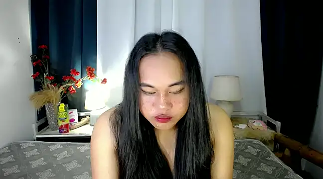 Snapshot of bettina_love chatting on December 2024 03:56:02 AM bettina love online show from December 2024 03:56:02 AM