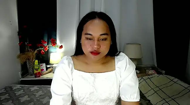 Snapshot of bettina_love chatting on December 2024 10:14:01 AM bettina love online show from December 2024 10:14:01 AM