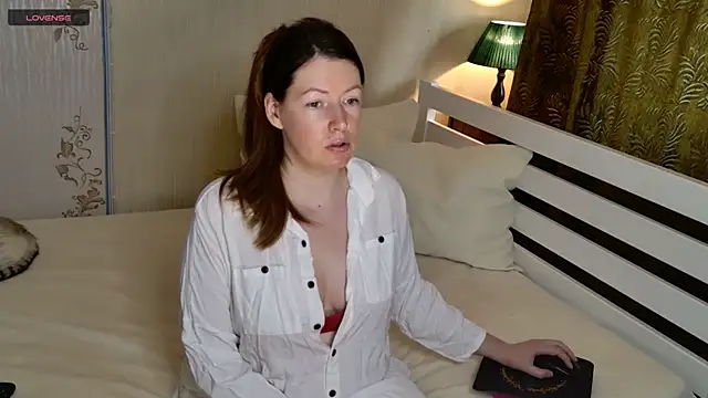 Snapshot of Kira_land chatting on July 2026 03:52:02 PM Kira land online show from July 2026 03:52:02 PM