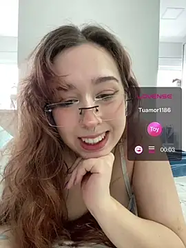 Snapshot of tsuki_chan_on chatting on July 2026 02:42:02 PM tsuki chan on online show from July 2026 02:42:02 PM