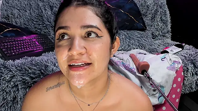 Emilyjhonson 01 online show from October 2025 02:12:02 PM