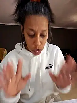 Goldenlace online show from March 2025 11:12:02 PM