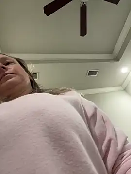 Snapshot of Vivian_MayXxX chatting on December 2024 12:32:02 AM Vivian MayXxX online show from December 2024 12:32:02 AM