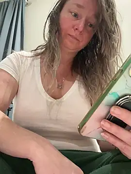 Snapshot of Vivian_MayXxX chatting on March 2025 09:03:02 PM Vivian MayXxX online show from March 2025 09:03:02 PM