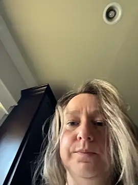 Vivian MayXxX online show from November 2025 01:36:01 PM