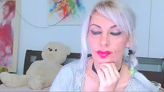 HoneyLara online show from February 2026 12:58:01 AM