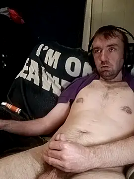 Snapshot of ShadowyTube chatting on April 2026 05:30:01 AM ShadowyTube online show from April 2026 05:30:01 AM