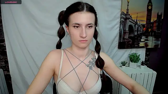 MaryEm976 online show from March 2025 12:45:01 PM