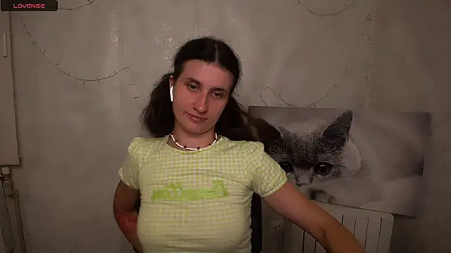 Snapshot of MaryEm976 chatting on July 2026 10:39:01 AM MaryEm976 online show from July 2026 10:39:01 AM