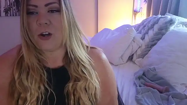 JESS LOVES online show from April 2026 04:11:02 PM