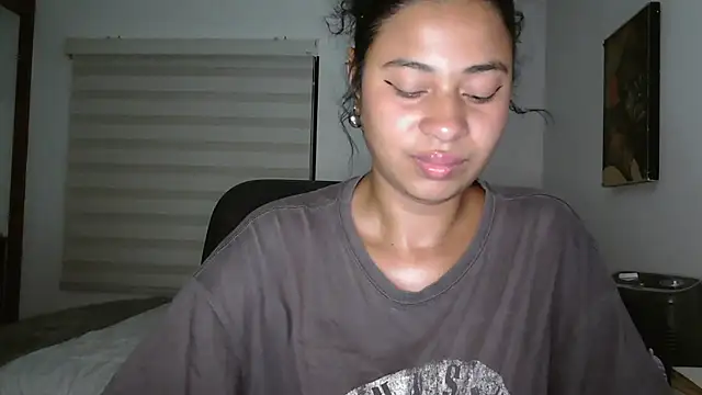 Snapshot of dark_enchantress_ chatting on July 2026 12:15:02 AM dark enchantress online show from July 2026 12:15:02 AM