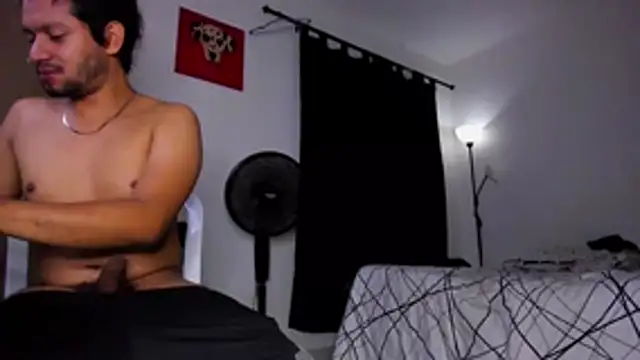 Cloudy pigDude online show from April 2026 04:46:01 AM