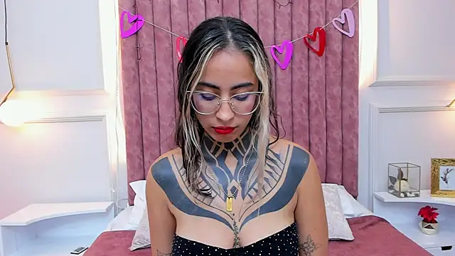 Snapshot of NicoleBlum chatting on February 2025 11:51:02 PM NicoleBlum online show from February 2025 11:51:02 PM