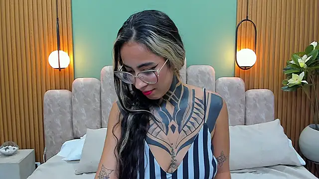 Snapshot of NicoleBlum chatting on February 2025 05:31:01 PM NicoleBlum online show from February 2025 05:31:01 PM