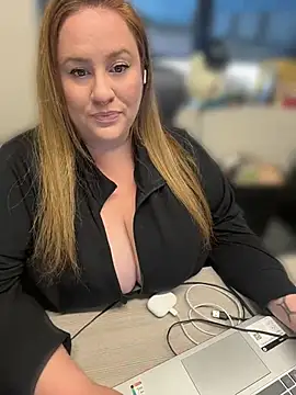 cinnatitties online show from June 2026 08:35:01 PM