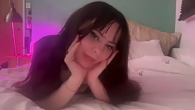 crystalsbaby online show from April 2026 11:43:01 PM