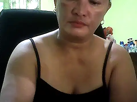 Snapshot of hott_scarlett chatting on January 2025 10:41:02 PM hott scarlett online show from January 2025 10:41:02 PM