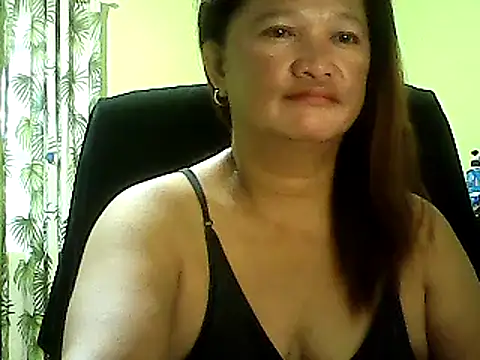 Snapshot of hott_scarlett chatting on February 2025 10:32:02 PM hott scarlett online show from February 2025 10:32:02 PM