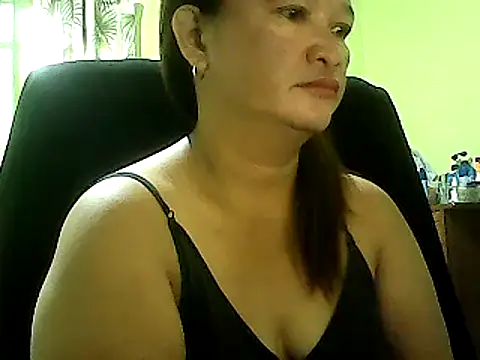 Snapshot of hott_scarlett chatting on February 2025 11:09:02 PM hott scarlett online show from February 2025 11:09:02 PM
