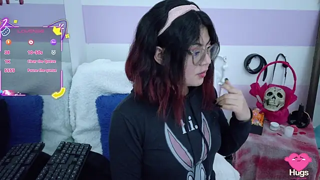 Catwhite  online show from October 2025 08:02:02 PM