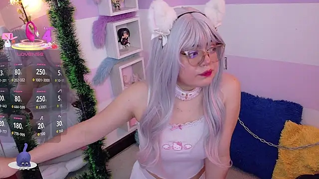 Catwhite  online show from January 2026 06:32:02 PM