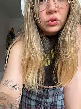 Darling XXX online show from June 2026 07:06:02 PM