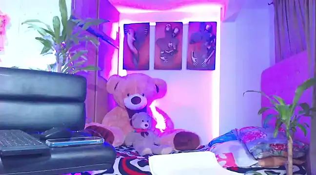 Snapshot of Hotgiirl_1 chatting on February 2025 01:19:01 AM Hotgiirl 1 online show from February 2025 01:19:01 AM