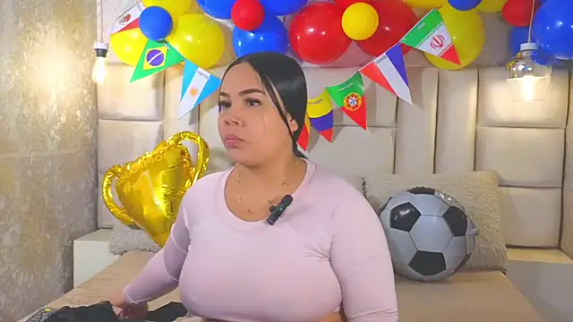 EmilyQueen3x online show from June 2026 01:26:01 PM