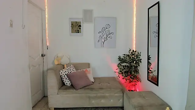 Snapshot of hornyprincess__ chatting on February 2025 06:10:01 PM hornyprincess online show from February 2025 06:10:01 PM