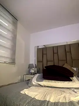 Amber Parker online show from December 2025 01:42:01 PM