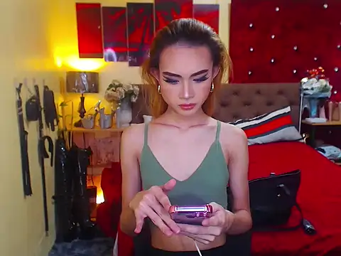 MeatyhorsecockMistress online show from October 2025 12:45:01 PM