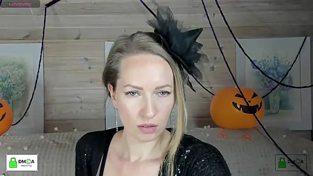 Queenymel online show from October 2025 03:35:02 PM