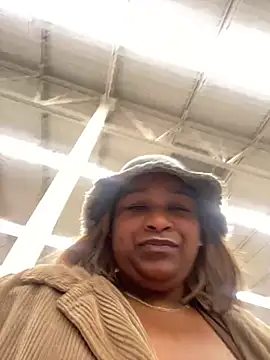 BigFineSelena online show from January 2026 12:23:02 AM