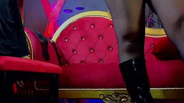 PerlaDivaio online show from October 2025 02:49:01 PM