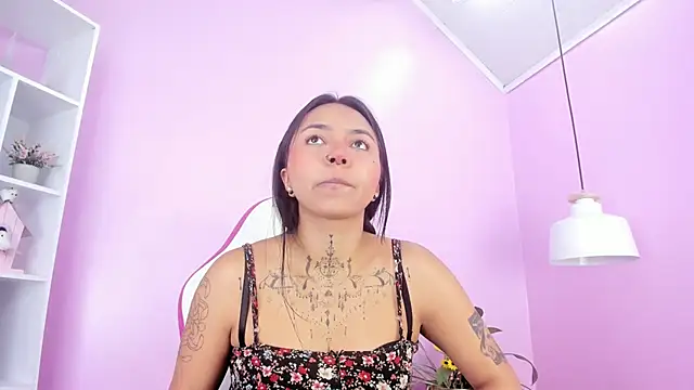 miss soffi  online show from February 2025 12:33:01 PM