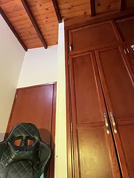 loolla 23 online show from February 2025 12:47:02 AM